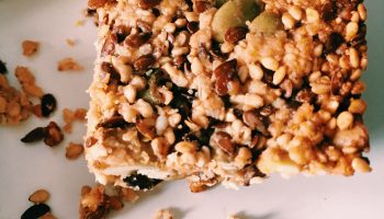 Sesame Pumpkin Seed Bars are power-packed with antioxidant, superfood goodness.