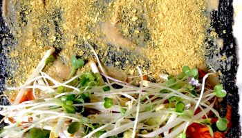 A tasty, simple, healthy meal: Vegan Raw Nori Roll