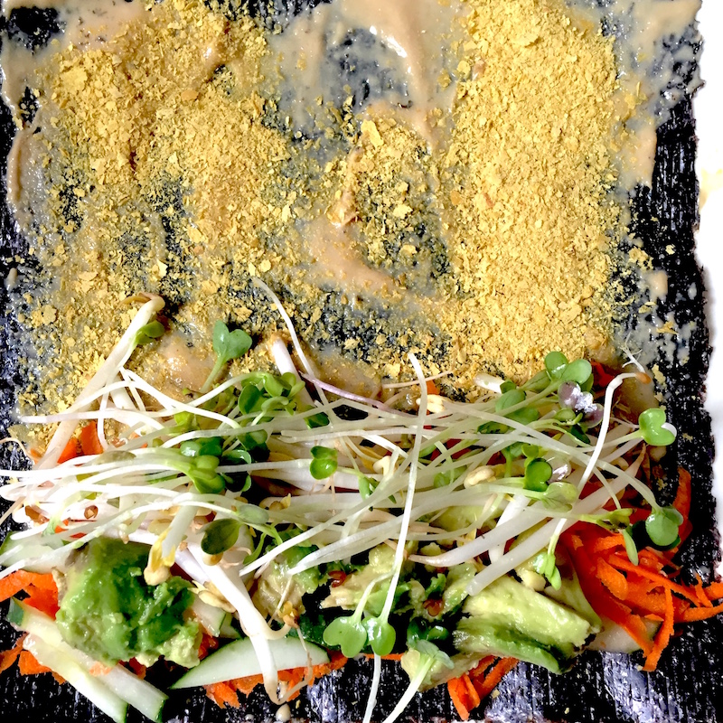 A tasty, simple, healthy meal: Vegan Raw Nori Roll