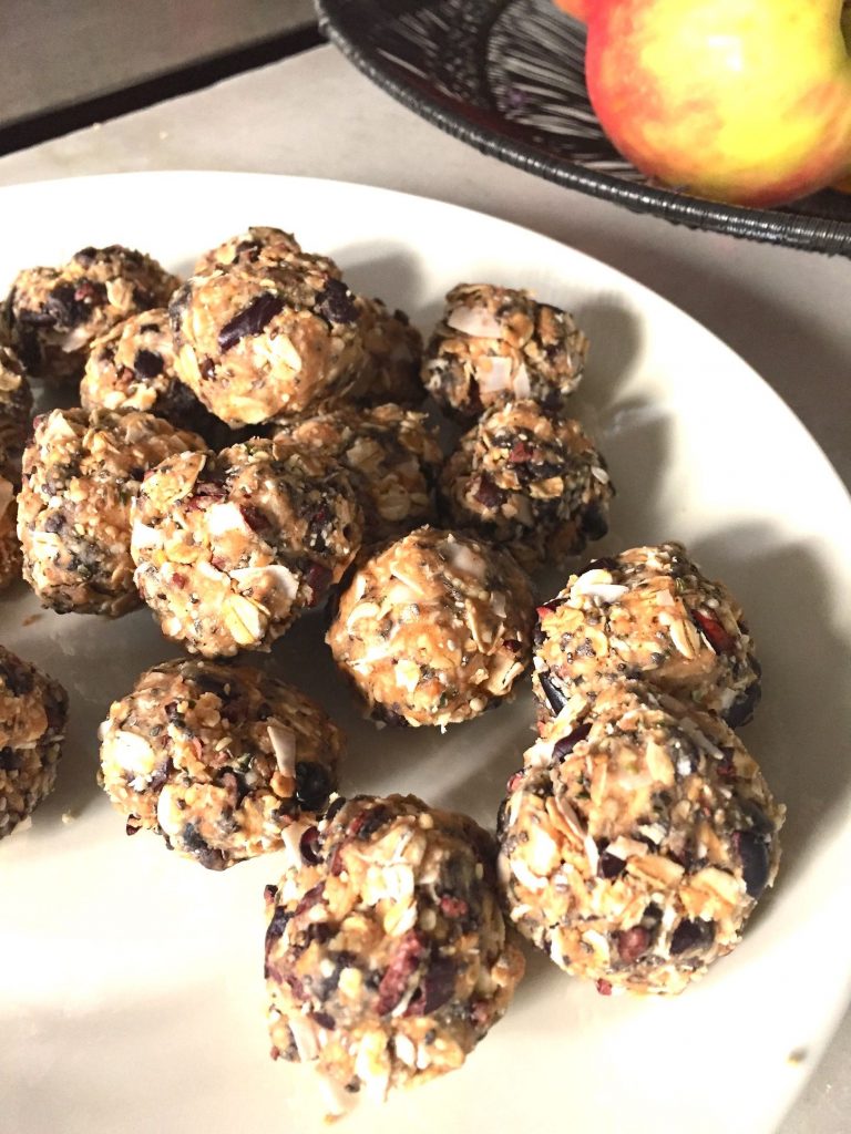 A quick and easy treat to make these no bake energy bites are perfect for a post-workout snack. Gluten-free, raw, ageless, and delicious Rolled Oat Energy Bites