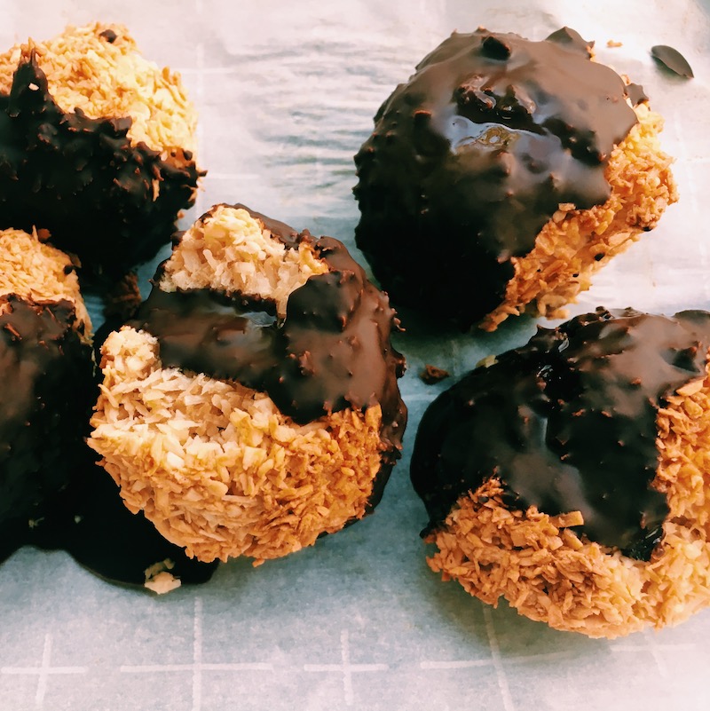 Dark Chocolate Glazed Coconut Macaroons, easy to make, impossible to resist